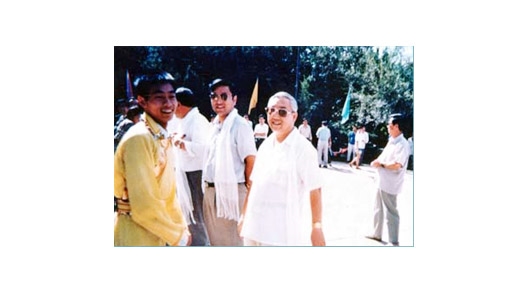 交通廳副廳長(zhǎng)姚尚宏、呼市副市長(zhǎng)連輯看望藏族學(xué)生