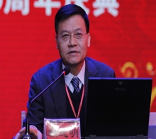 中國科學(xué)院院士、西北生態(tài)環(huán)境資源研究院常務(wù)副院長、我國著名寒區(qū)土木工程專家、博士生導(dǎo)師賴遠(yuǎn)明教授就“寒區(qū)道路熱學(xué)特性分析方法和凍害防治技術(shù)”?與嘉賓、校友和師生分享了自己獨特的見解
