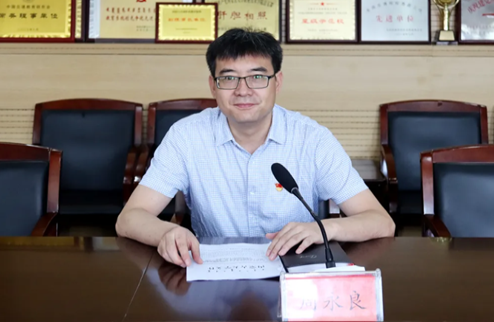 黨委委員、副院長(zhǎng)    周永良