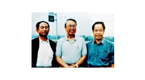 楊金泉、劉俊謙與聯(lián)合國副秘書長的合影